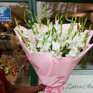 White glades bouquet