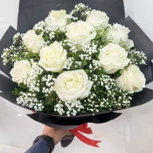 10 White Roses Bouquet with Baby Breadth